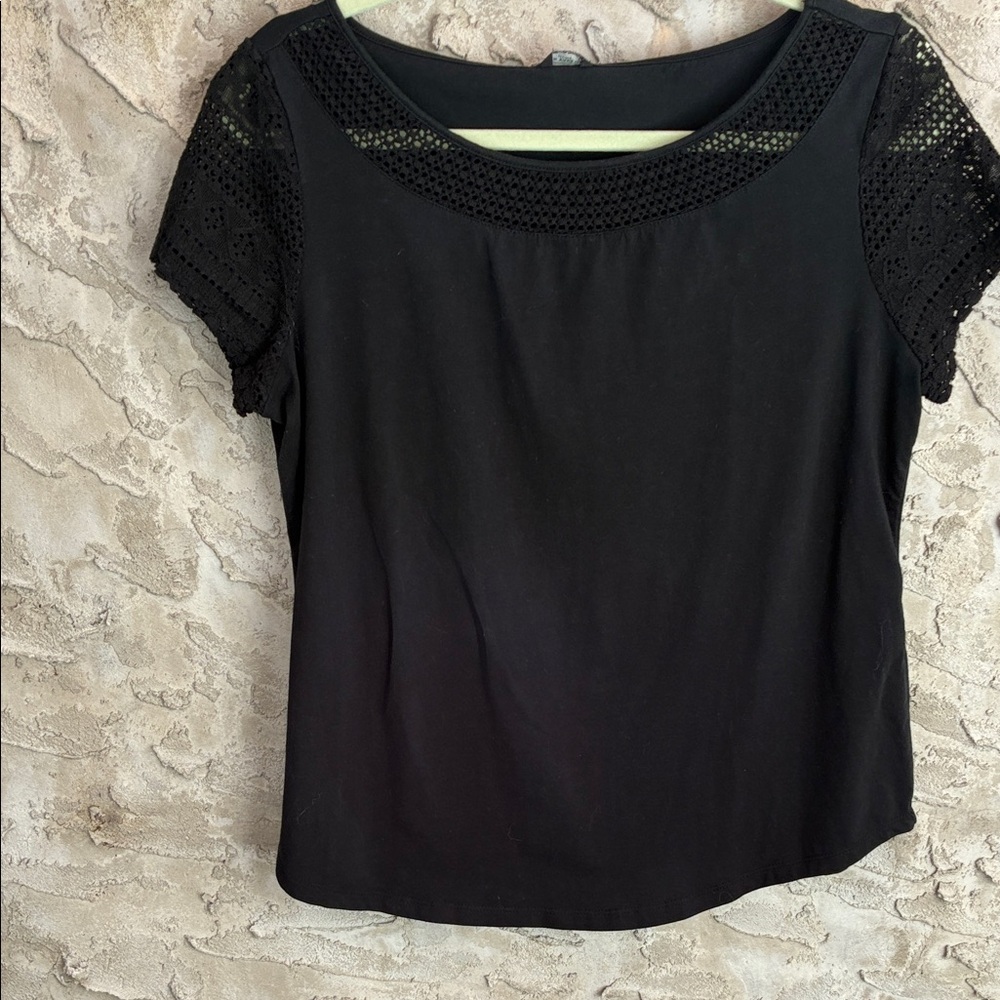 Ann Taylor Black Crocheted Round Neck Crochet Sleeve Tee Size S